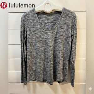 LULULEMON – Yogi Everyday Long Sleeve Workout Top (Estimated Size 10/12)